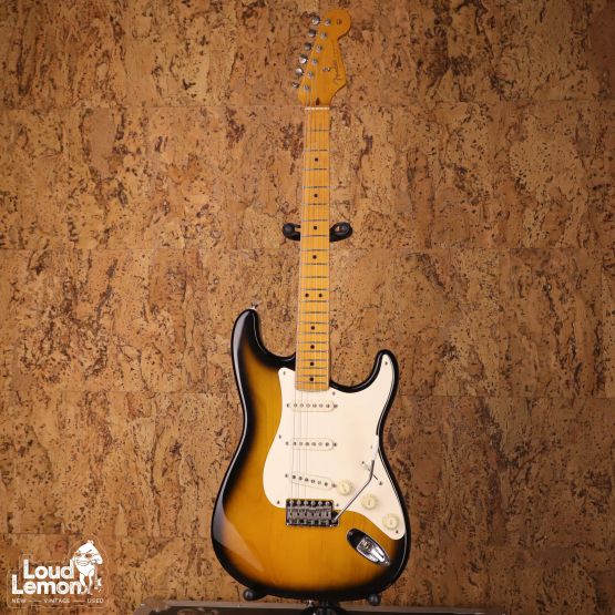 Fender AVRI '57 Stratocaster Two-сolor Sunburst 1997 USA электрогитара