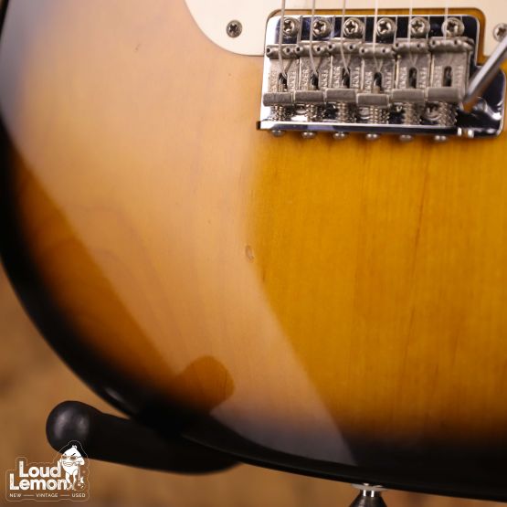Fender AVRI '57 Stratocaster Two-сolor Sunburst 1997 USA электрогитара