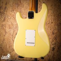 Fender AVRI '57 Stratocaster Vintage White 1997 USA электрогитара