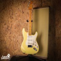 Fender AVRI '57 Stratocaster Vintage White 1997 USA электрогитара