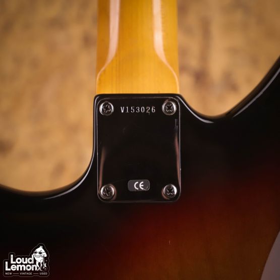 Fender AVRI '62 Jaguar w/ Mastery Bridge 3-Color Sunburst 2005 USA электрогитара