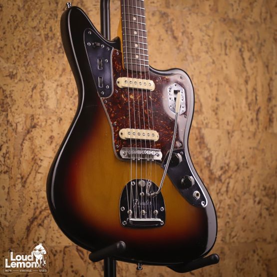 Fender AVRI '62 Jaguar w/ Mastery Bridge 3-Color Sunburst 2005 USA электрогитара