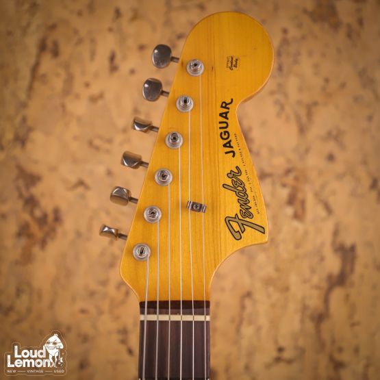 Fender AVRI '62 Jaguar w/ Mastery Bridge 3-Color Sunburst 2005 USA электрогитара