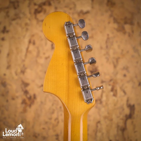 Fender AVRI '62 Jaguar w/ Mastery Bridge 3-Color Sunburst 2005 USA электрогитара