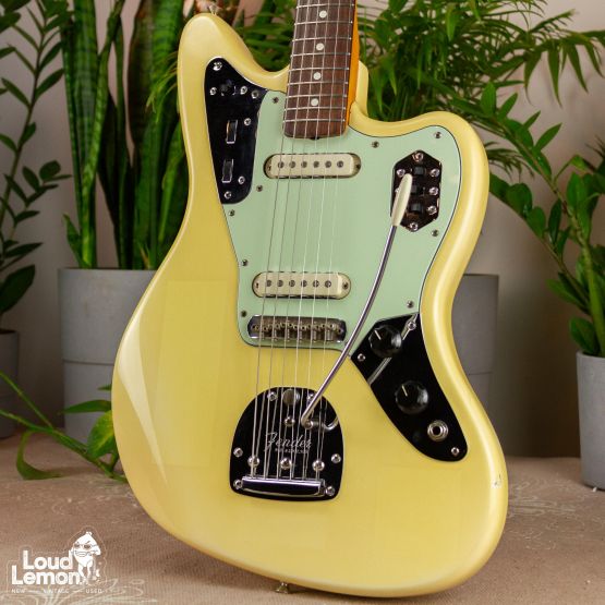 Fender AVRI '62 Jaguar Olympic White 1999 USA электрогитара
