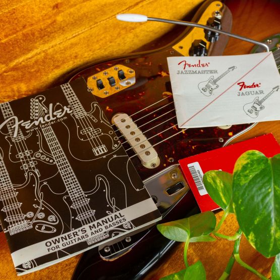 Fender AVRI '62 Jaguar Sunburst 2008 USA w/ Mastery Bridge электрогитара