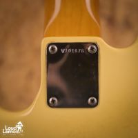 Fender AVRI '62 Jazz Bass Vintage White 1998 USA бас-гитара