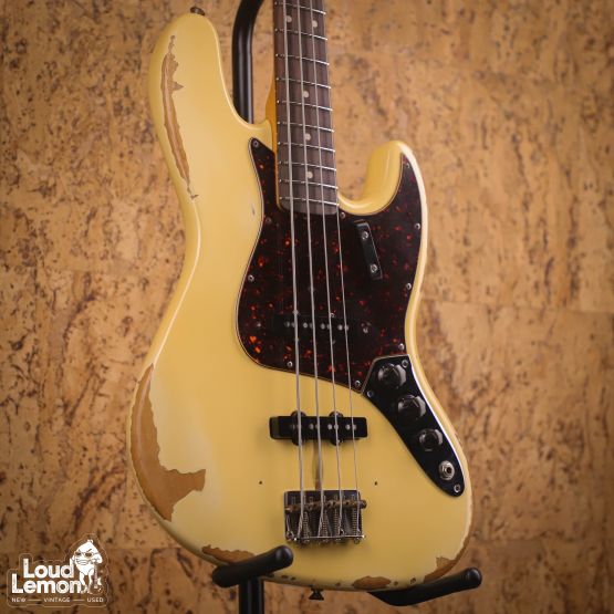 Fender AVRI '62 Jazz Bass Vintage White 1998 USA бас-гитара