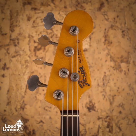 Fender AVRI '62 Jazz Bass Vintage White 1998 USA бас-гитара