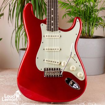 Fender AVRI '62 Stratocaster Candy Apple Red 1999 USA электрогитара