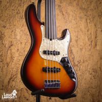 Fender American Deluxe Jazz Bass V Fretless 3-Color Sunburst 1996 USA безладовая бас-гитара