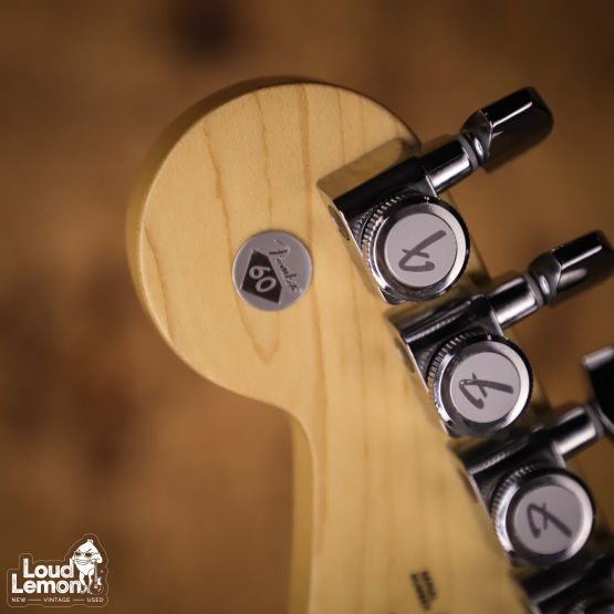 Fender American Deluxe Stratocaster 3-Color Sunburst 2006 USA электрогитара