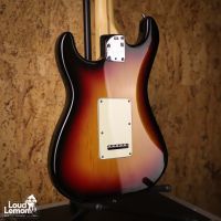 Fender American Deluxe Stratocaster 3-Color Sunburst 2006 USA электрогитара