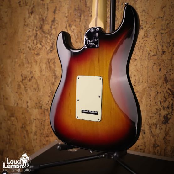 Fender American Deluxe Stratocaster 3-Color Sunburst 2006 USA электрогитара