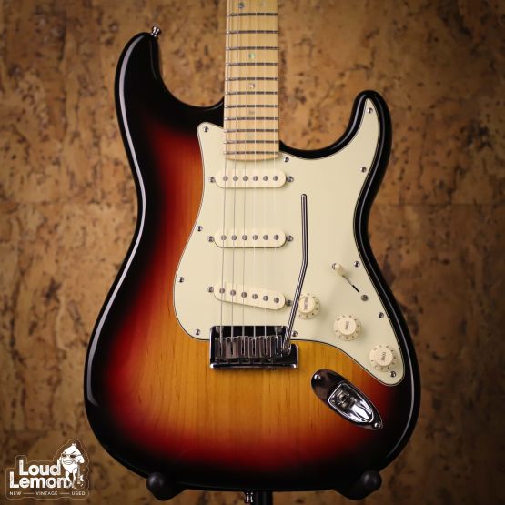 Fender American Deluxe Stratocaster 3-Color Sunburst 2006 USA электрогитара