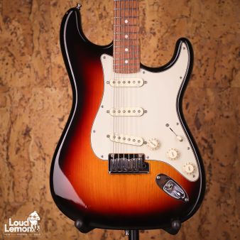 Fender American Deluxe Stratocaster 3-Color Sunburst 2012 USA электрогитара