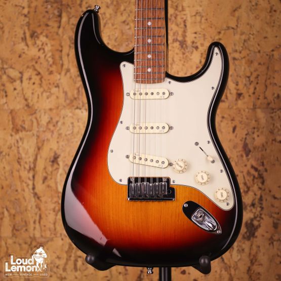 Fender American Deluxe Stratocaster 3-Color Sunburst 2012 USA электрогитара