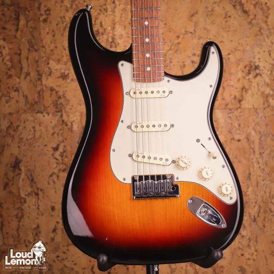 Fender American Deluxe Stratocaster 3-Color Sunburst 2012 USA электрогитара