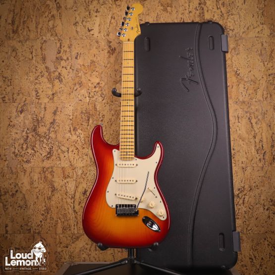 Fender American Deluxe Stratocaster Aged Cherry Burst 2002 USA электрогитара