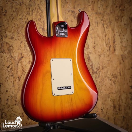 Fender American Deluxe Stratocaster Aged Cherry Burst 2003 USA электрогитара