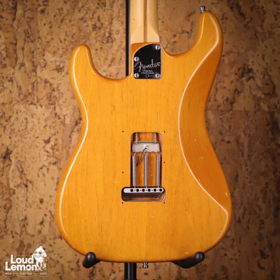 Fender American Deluxe Stratocaster Amber 2011 USA электрогитара