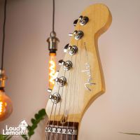 Fender American Deluxe Stratocaster HSS Amber 2009 USA электрогитара