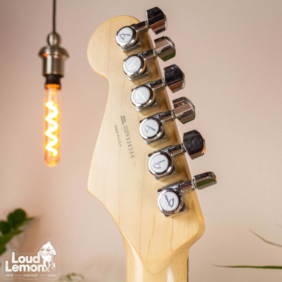 Fender American Deluxe Stratocaster HSS Amber 2009 USA электрогитара