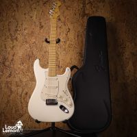 Fender American Deluxe Stratocaster Olympic White 2003 USA w/ Lacquer Refinish электрогитара