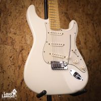 Fender American Deluxe Stratocaster Olympic White 2003 USA w/ Lacquer Refinish электрогитара