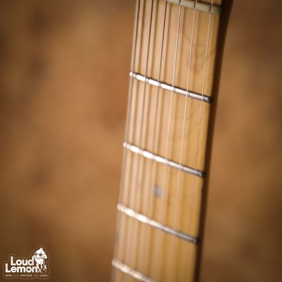 Fender American Deluxe Stratocaster Olympic White 2003 USA w/ Lacquer Refinish электрогитара