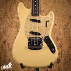 Fender American Performer Mustang Vintage White 2018 USA электрогитара