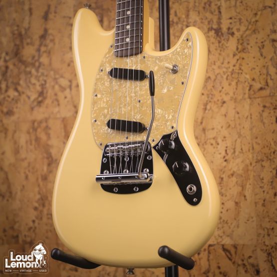 Fender American Performer Mustang Vintage White 2018 USA электрогитара