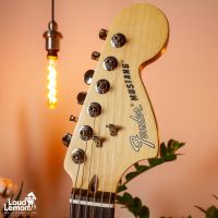 Fender American Performer Mustang Vintage White 2018 USA электрогитара