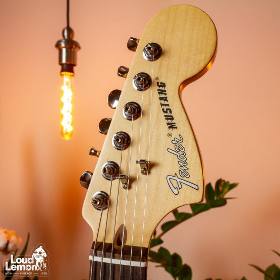 Fender American Performer Mustang Vintage White 2018 USA электрогитара