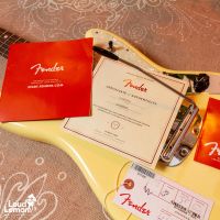 Fender American Performer Mustang Vintage White 2018 USA электрогитара