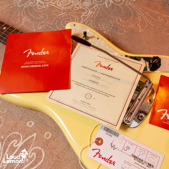 Fender American Performer Mustang Vintage White 2018 USA электрогитара