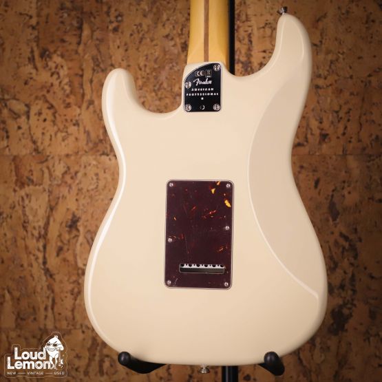 Fender American Professional II Stratocaster HSS Olympic White 2020 USA электрогитара