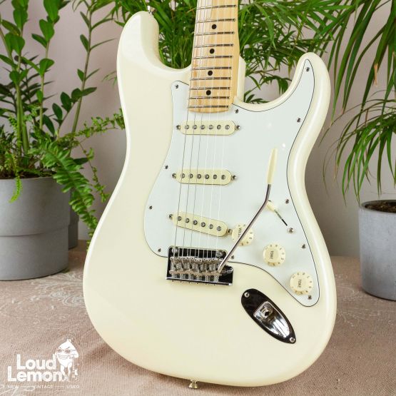 Fender American Professional Stratocaster Olympic White 2019 USA электрогитара