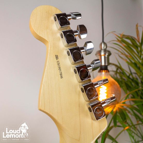 Fender American Professional Stratocaster Olympic White 2019 USA электрогитара