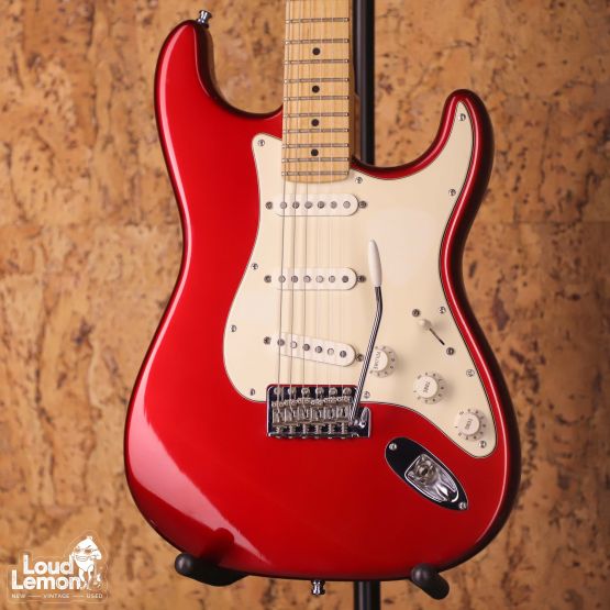 Fender American Special Stratocaster Candy Apple Red 2009 USA электрогитара