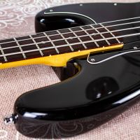 Fender American Standard Jazz Bass Black 2003 USA бас-гитара