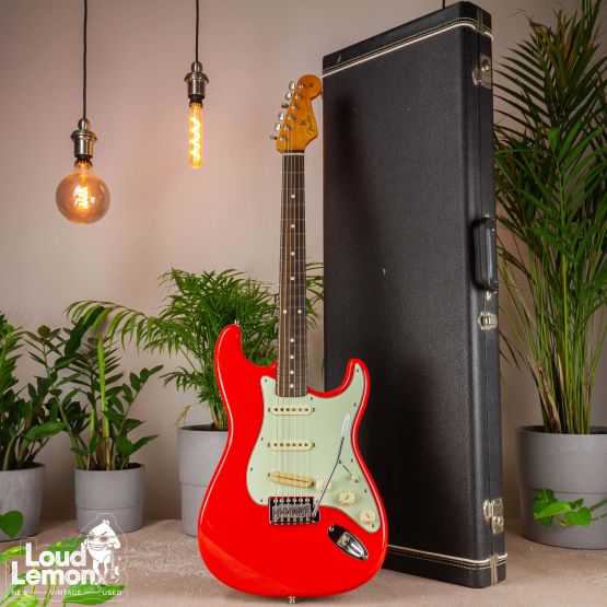 Fender Classic 60's Neck, Classic 70's Body Stratocaster Fiesta Red Mexico электрогитара