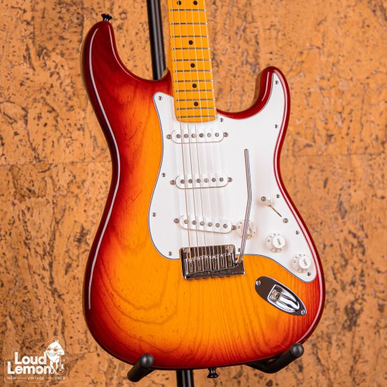 Fender Custom Shop Custom Deluxe Stratocaster Aged Cherry Sunburst 2013 USA электрогитара