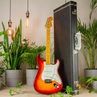 Fender Custom Shop Custom Deluxe Stratocaster Aged Cherry Sunburst 2013 USA электрогитара