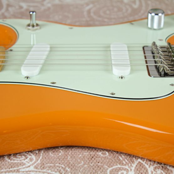 Fender Duo-Sonic Maple Fingerboard Capri Orange электрогитара