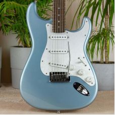 Fender FSR American Deluxe Stratocaster Ice Blue Metallic 2012 USA электрогитара