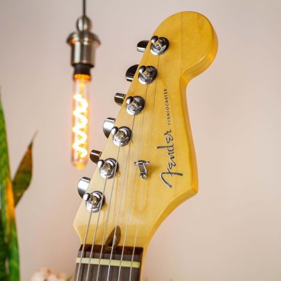 Fender FSR American Deluxe Stratocaster Ice Blue Metallic 2012 USA электрогитара