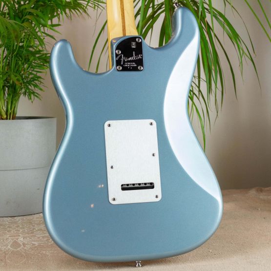 Fender FSR American Deluxe Stratocaster Ice Blue Metallic 2012 USA электрогитара