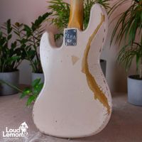 Fender Flea Jazz Bass Road Worn Faded Shell Pink 2018 Mexico бас-гитара