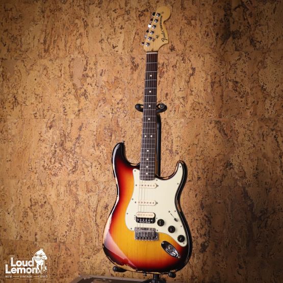 Fender Highway One Stratocaster HSS 3-Color Sunburst 2009 USA электрогитара